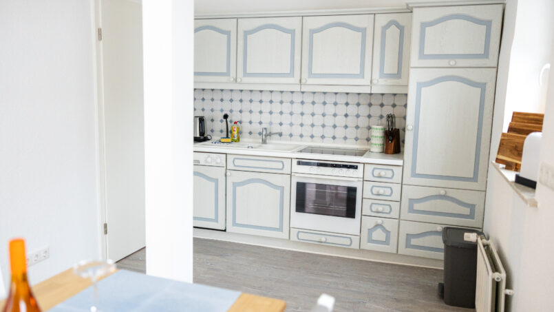 ferienwohnung-buesum-deichblick-butze-kueche.jpg