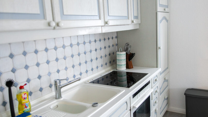 ferienwohnung-buesum-deichblick-butze-kueche.jpg