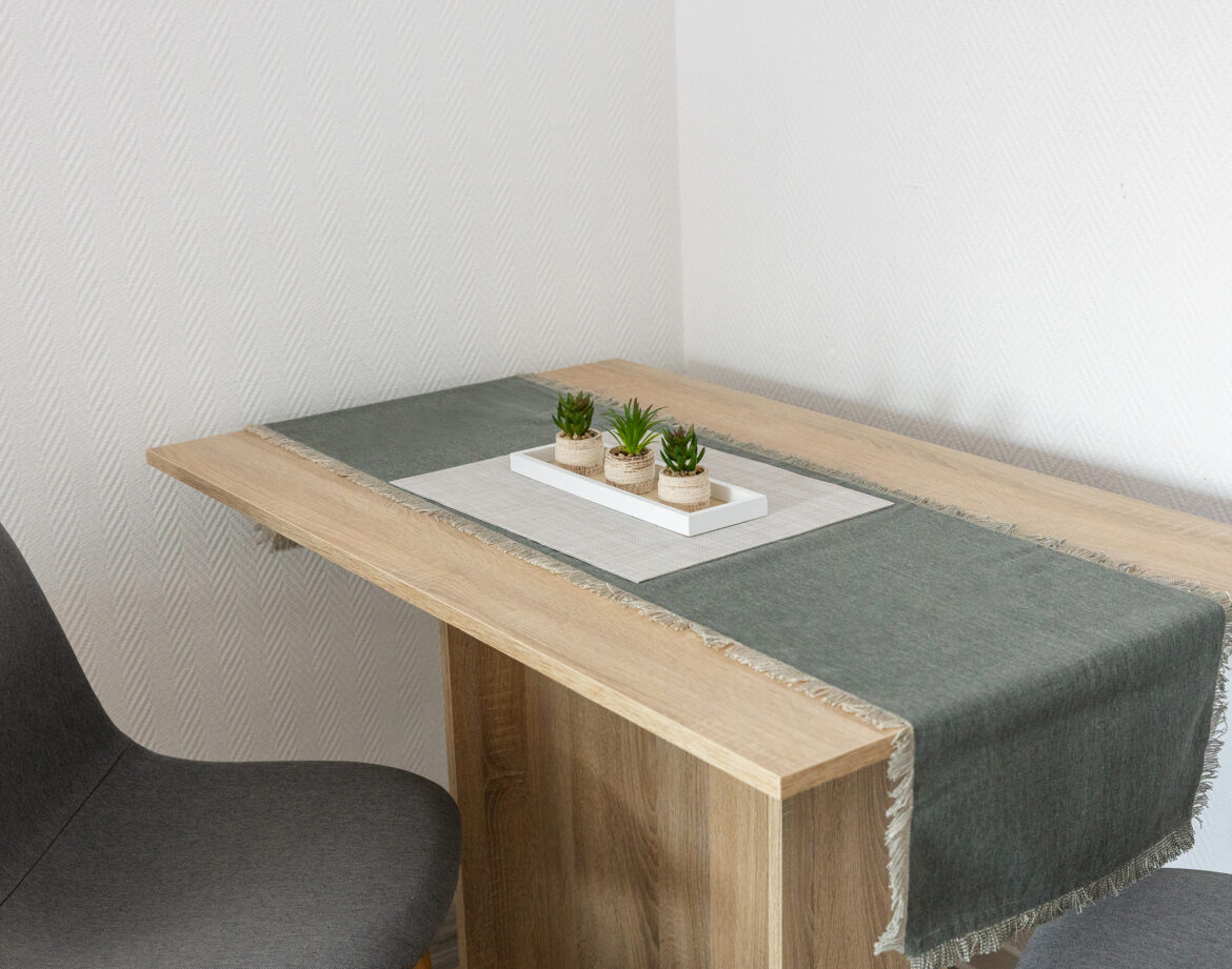 ferienwohnung-buesum-sardinenbutze-esstisch.jpg