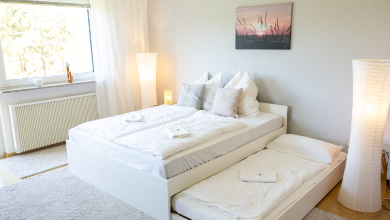 ferienwohnung-sankt-peter-ording-seeperle4-bett.jpg