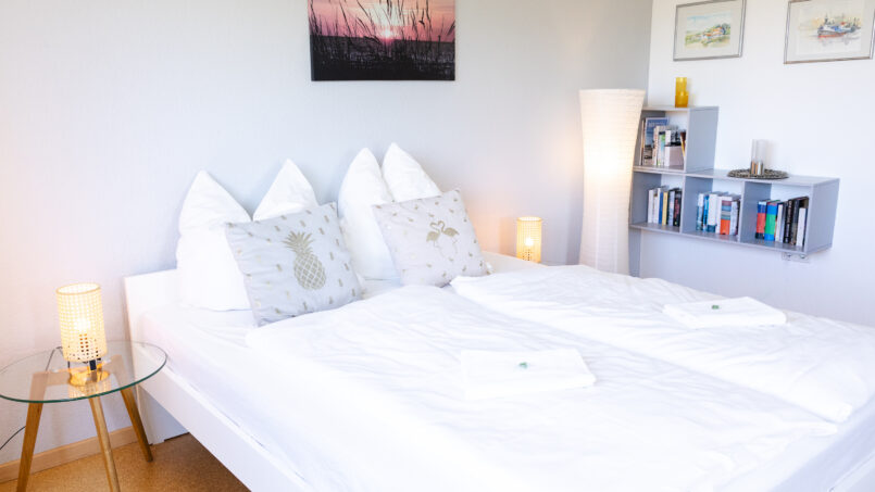 ferienwohnung-sankt-peter-ording-seeperle4-bett.jpg