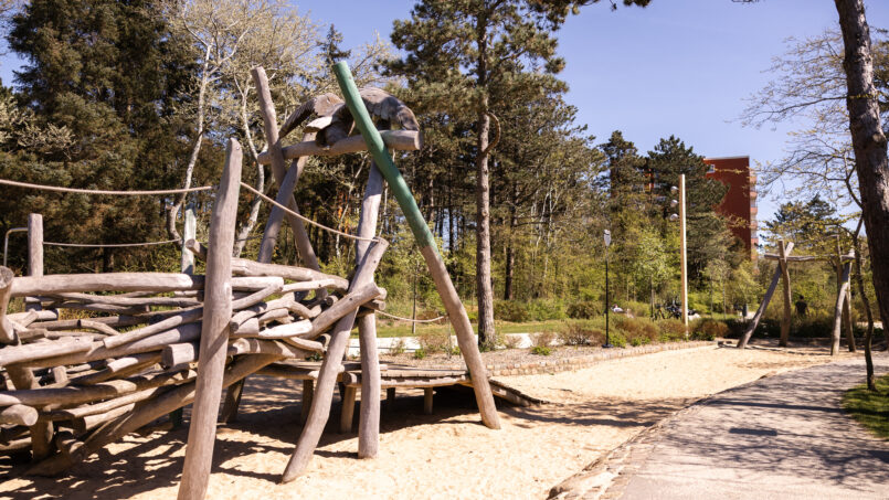 ferienwohnung-sankt-peter-ording-seeperle4-spielplatz.jpg